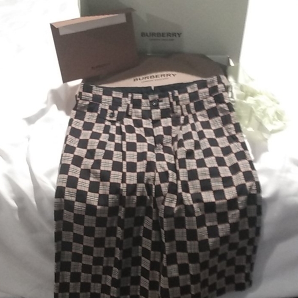Burberry Other - Will/trade Burberr cotton jacquard tailored shorts